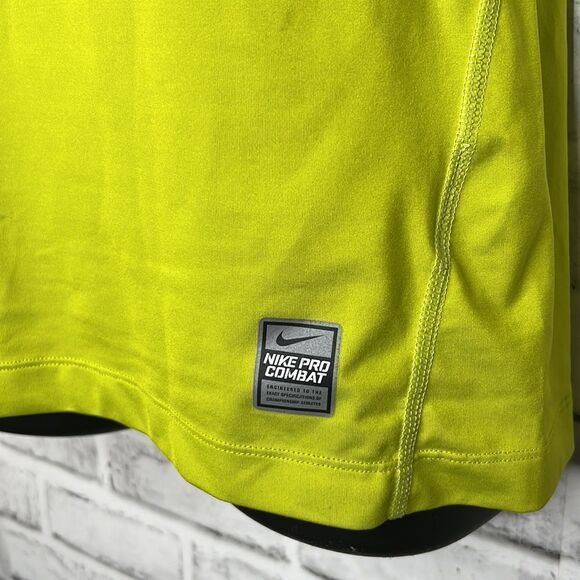 Nike Pro Combat DriFit Tshirt Shirt Top Size Medium Neon - Picture 2 of 4